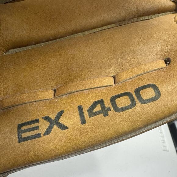 Easton EX1400 Competitor Series 13.5” Baseball Softball Glove RHT Hand Throw - Picture 11 of 11